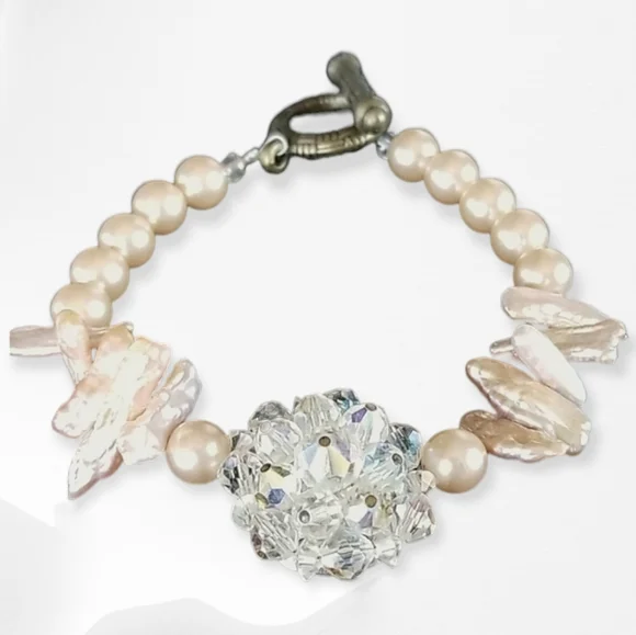 NWT Hand Crafted Repurposed Vintage Crystal Freshwater Pearl Bracelet - Picture 2 of 16